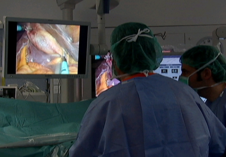 Televisión: El Hospital Son Espases ha estandarizado las operaciones Laparoscópicas Monopuerto